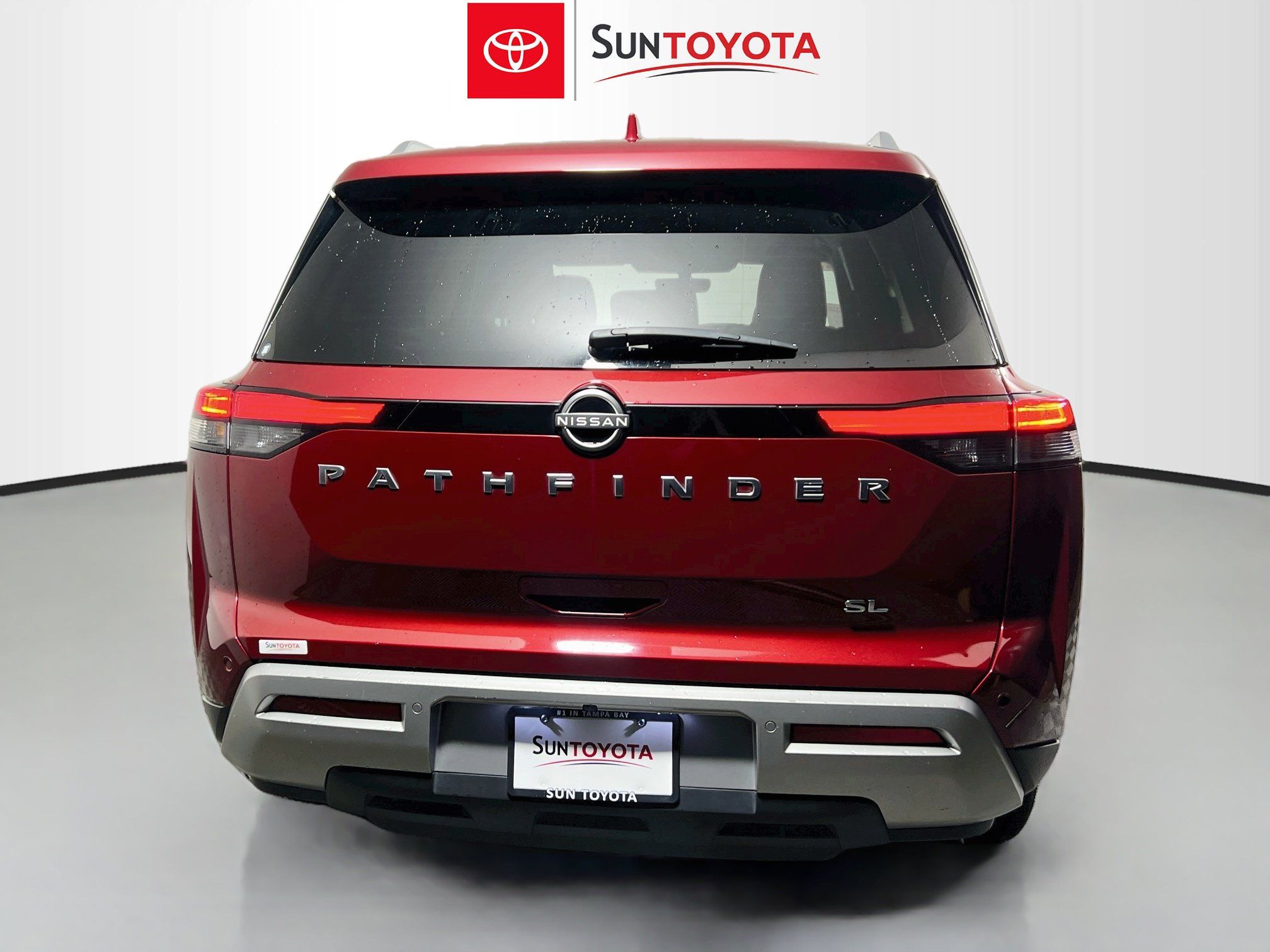 Used 2025 Nissan Pathfinder SL FWD image 5