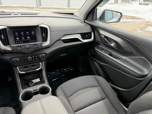 Used 2024 GMC Terrain SLE w/ Driver Convenience Package image 24