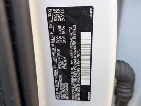 Used 2024 Volvo XC40 B5 Plus image 37