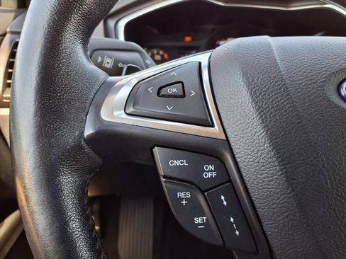 Used 2020 Ford Fusion Titanium image 22