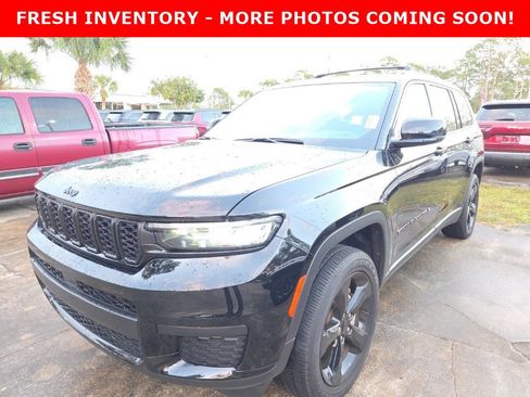 Certified 2024 Jeep Grand Cherokee L Laredo image 1