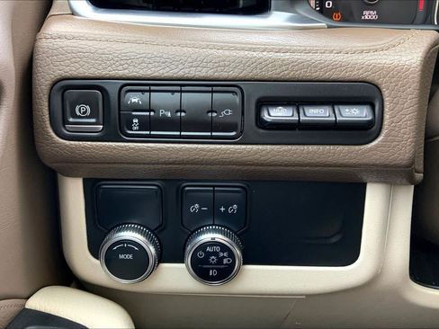 Certified 2021 GMC Yukon XL Denali RWD image 34