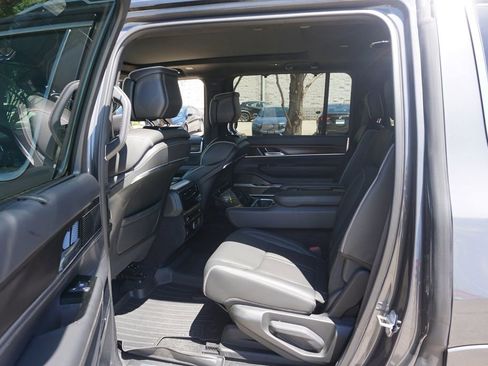 Used 2022 Jeep Grand Wagoneer Series II w/ Convenience Group III AWD/4WD image 14