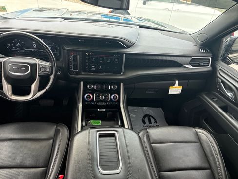 Used 2022 GMC Yukon XL Denali AWD/4WD image 21