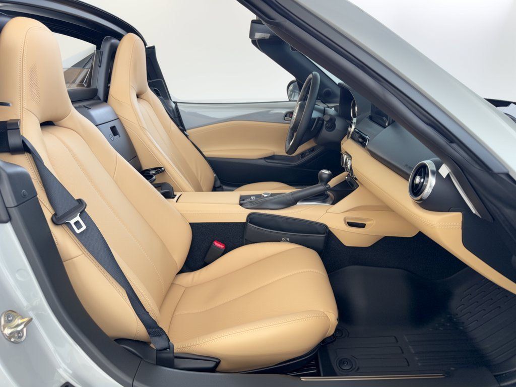 Used 2025 MAZDA MX-5 Miata RF Grand Touring RWD image 30