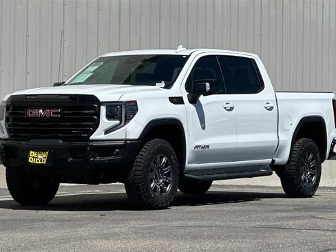 Used 2024 GMC Sierra 1500 AT4X image 9