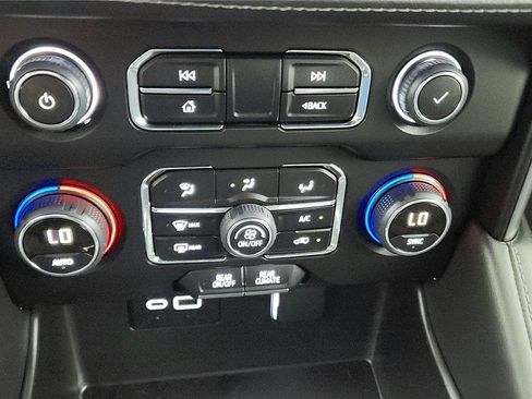 Used 2024 Chevrolet Tahoe LS AWD/4WD image 31