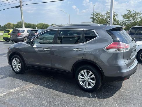 Used 2016 Nissan Rogue SV FWD image 3