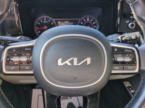 Used 2022 Kia Sorento S w/ Panoramic Sunroof Package FWD image 16