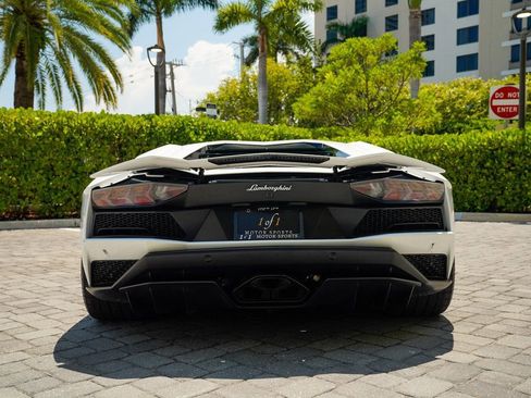 Used 2018 Lamborghini Aventador S image 26