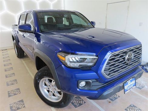Used 2023 Toyota Tacoma TRD Off-Road w/ TRD Premium Off Road Package AWD/4WD image 5