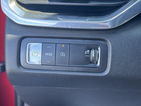 Certified 2024 GMC Acadia Elevation FWD image 18