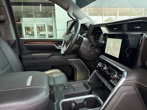 Used 2025 GMC Sierra 2500 Denali w/ Technology Package image 32