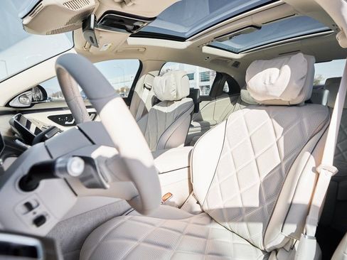Used 2025 Mercedes-Benz Maybach S 680 4MATIC image 47