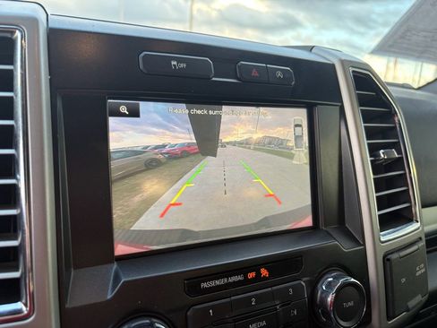 Used 2015 Ford F150 Lariat image 18