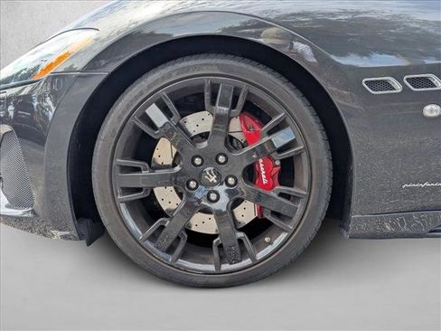 Used 2018 Maserati GranTurismo MC image 21