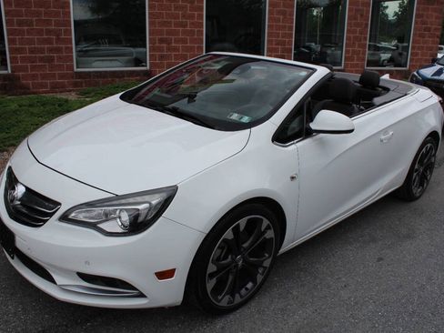 Used 2018 Buick Cascada Premium FWD image 2