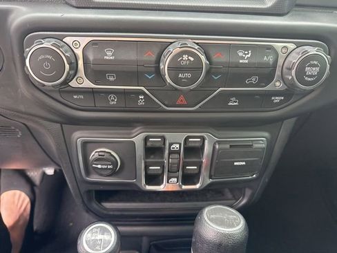 Used 2021 Jeep Gladiator Sport w/ Quick Order Package 24Q 80Th AWD/4WD image 9