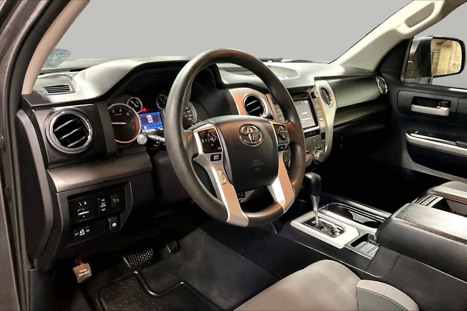 Used 2016 Toyota Tundra SR5 w/ SR5 Upgrade Package AWD/4WD image 16