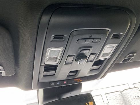 Used 2023 GMC Yukon XL AT4 w/ AT4 Premium Plus Package AWD/4WD image 32