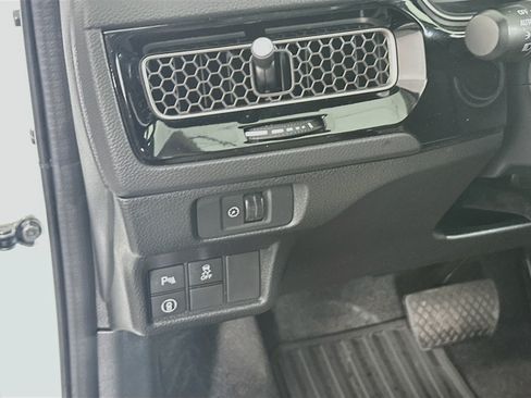 Used 2022 Honda Civic Touring image 17