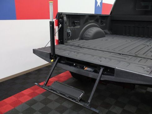 Used 2017 Ford F350 Platinum w/ Platinum Ultimate Package AWD/4WD image 38