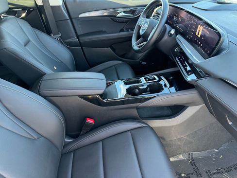 Used 2025 Buick Envision Preferred image 14