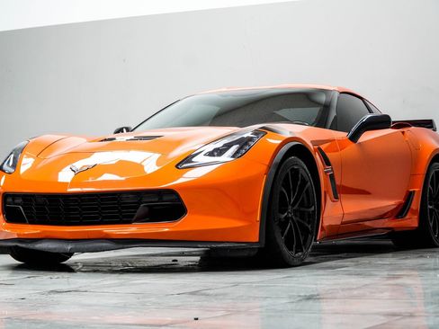 Used 2019 Chevrolet Corvette Grand Sport w/ Grand Sport Heritage Package image 9