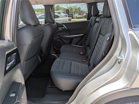 New 2025 Mitsubishi Outlander SE image 14