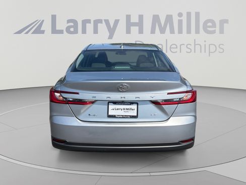 Used 2025 Toyota Camry LE FWD image 4