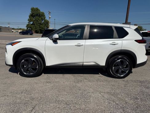 Used 2024 Nissan Rogue SV AWD/4WD image 5
