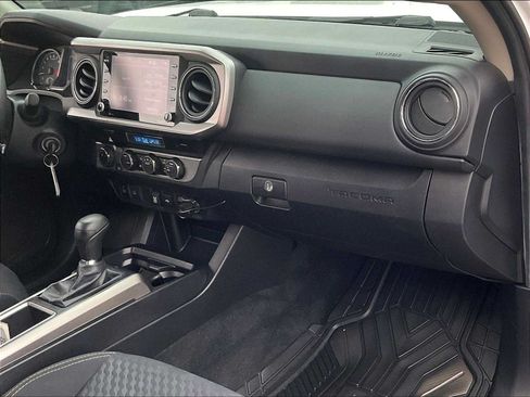 Used 2022 Toyota Tacoma SR5 w/ Trail Edition AWD/4WD image 18