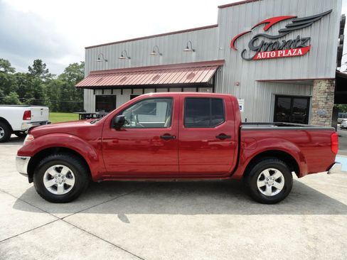 Used 2010 Nissan Frontier SE RWD image 3