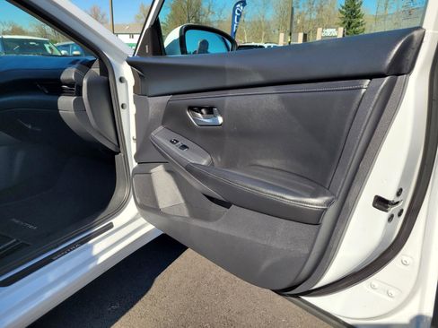 Used 2025 Nissan Sentra SV image 21