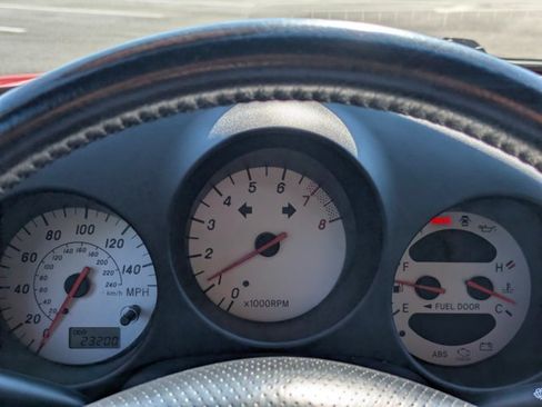 Used 2002 Toyota MR2 RWD image 15