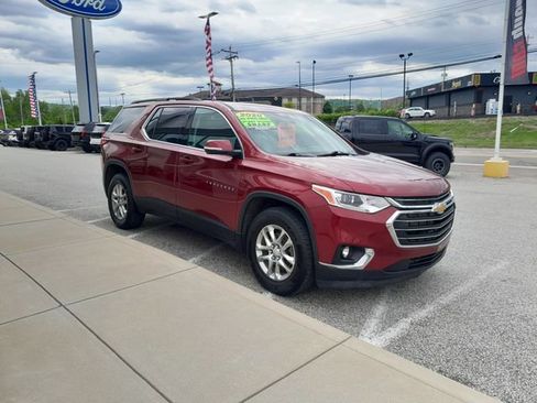 Used 2020 Chevrolet Traverse LT w/ LPO, Floor Liner Package AWD/4WD image 2