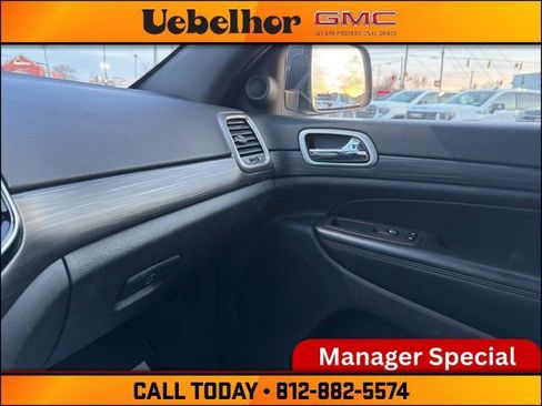 Used 2020 Jeep Grand Cherokee Laredo w/ Quick Order Package 2BN North AWD/4WD image 31