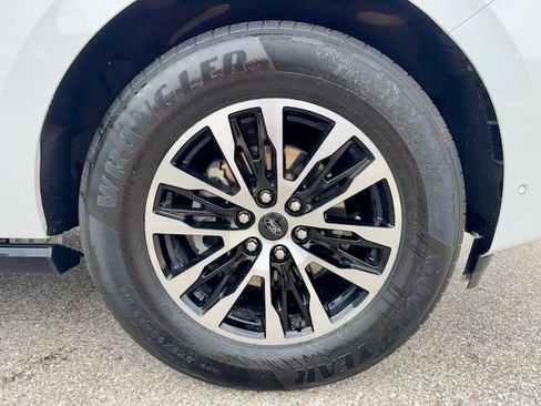 Used 2025 Ford Expedition Max Platinum AWD/4WD image 37