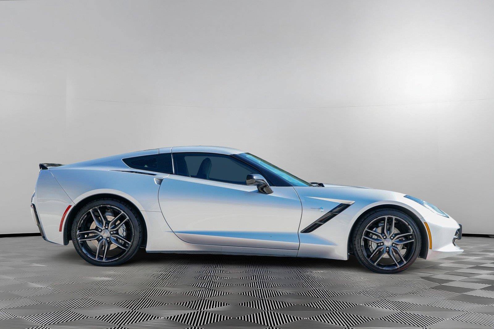 Used 2018 Chevrolet Corvette Stingray Coupe w/ 3LT Preferred Equipment Group RWD image 3