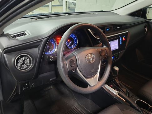 Used 2019 Toyota Corolla LE image 16