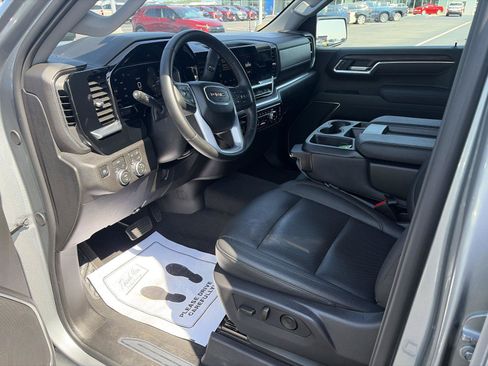 Used 2026 GMC Sierra 1500 SLT AWD/4WD image 18