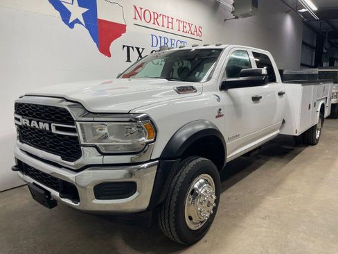 Used 2021 RAM 5500 Tradesman w/ Chrome Appearance Group image 12