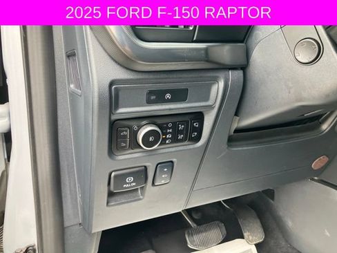 Used 2025 Ford F150 Raptor AWD/4WD image 32