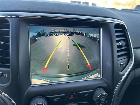 Used 2017 Jeep Grand Cherokee Altitude image 28