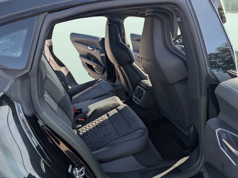 Used 2023 Audi e-tron GT Premium Plus image 30