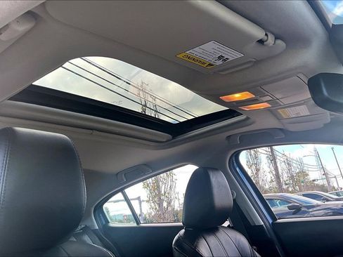 Used 2018 MAZDA MAZDA3 Grand Touring w/ Premium Equipment Package image 21