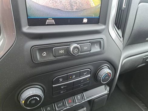 Used 2022 Chevrolet Silverado 1500 Custom AWD/4WD image 18