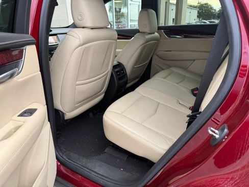 Used 2018 Cadillac XT5 Luxury w/ Driver Awareness Package AWD/4WD image 9