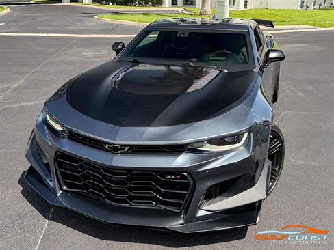 Used 2019 Chevrolet Camaro ZL1 RWD image 8