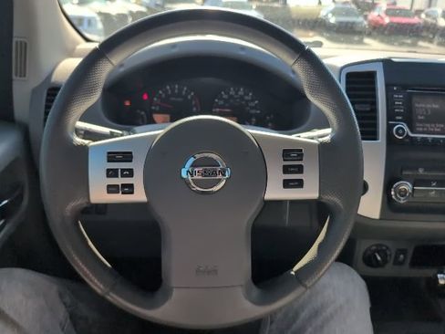 Used 2015 Nissan Frontier SV AWD/4WD image 15